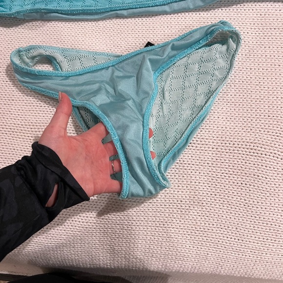 Triangl Bikini Set - Picture 5 of 11